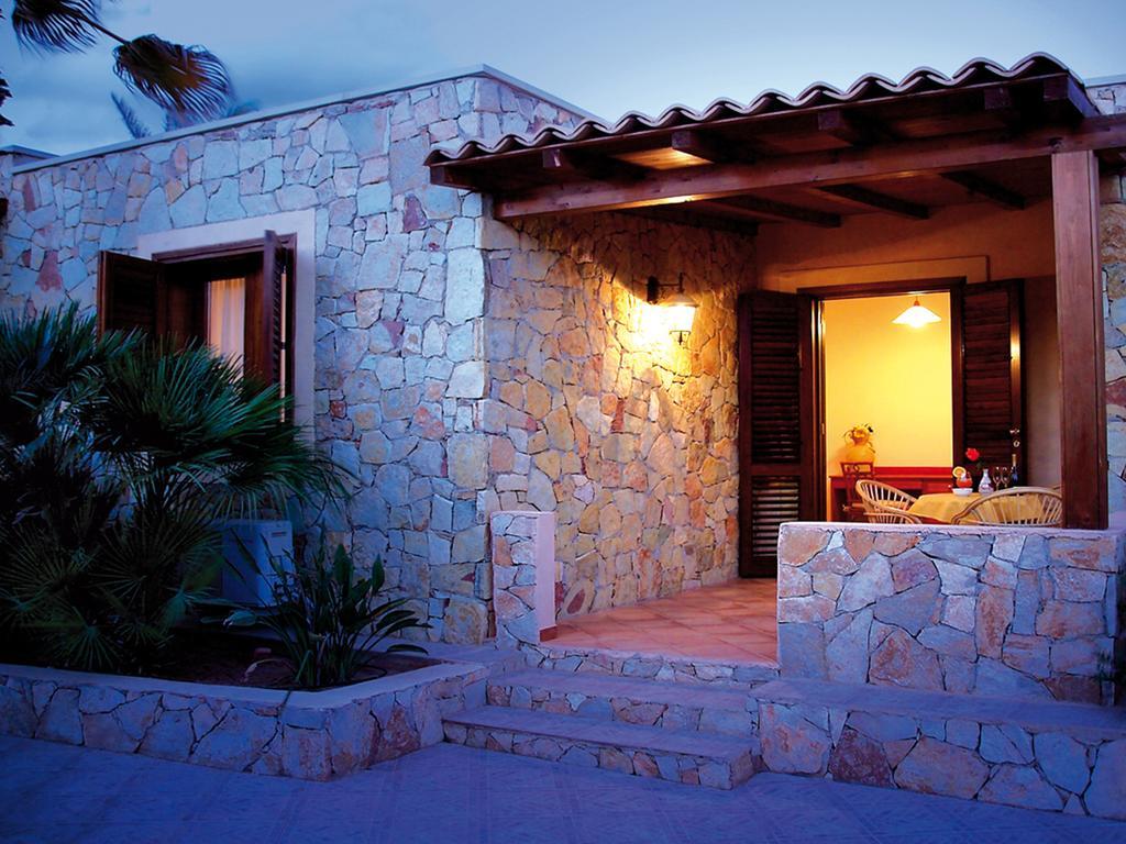 Oasis Hotel Residence Resort Lampedusa Rum bild